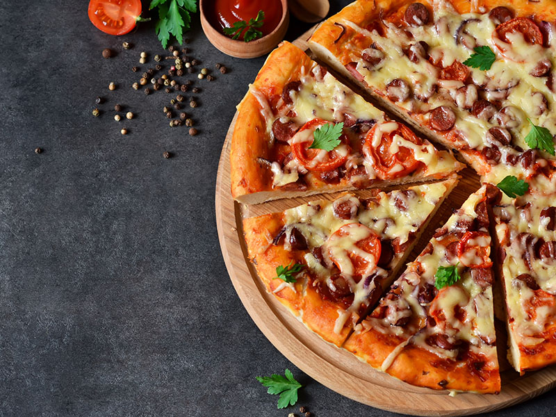 Pizza nasıl yapılır? Karışık pizza tarifi - Resim : 1